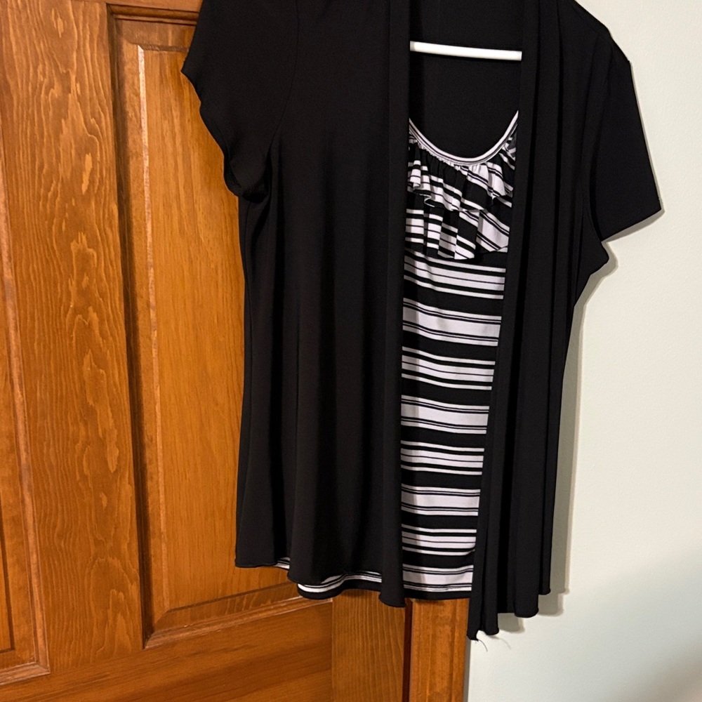 Black and White Striped Women's Top pxl by Perseption Petite nice top polyester - Picture 5 of 10
